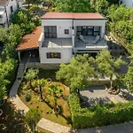 House Maxim *